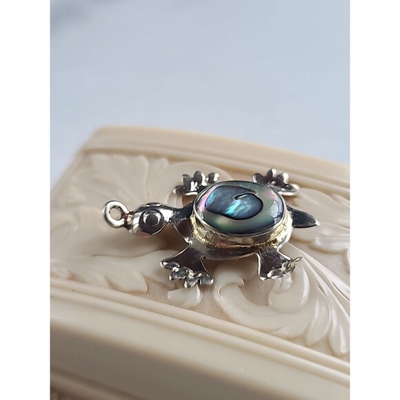 Abalone Shell Turtle Shaped Pendant Vintage - Picture 2 of 10